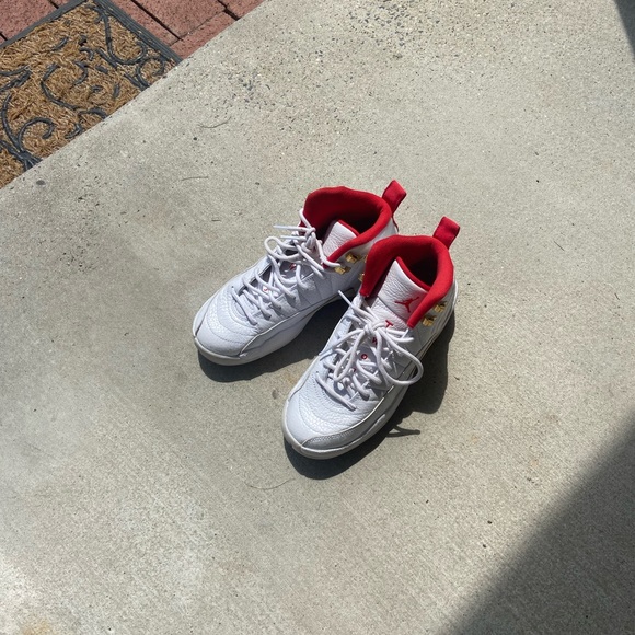 Air jordan 12 chinese new year limited editions - Picture 3 of 3